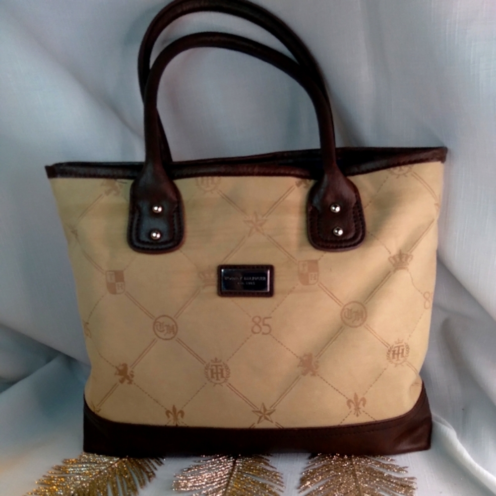 Vintage limited edition Tommy Hilfiger purse